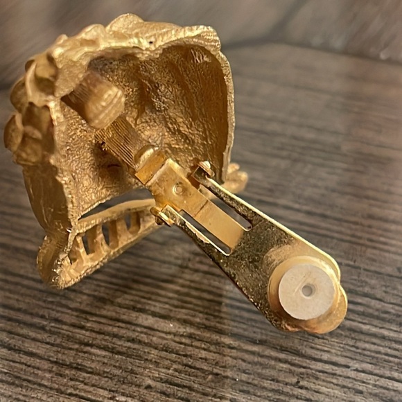 Vintage Seashell Conch Shell Gold-tone Faux Pearl Clip Earrings - Picture 7 of 16